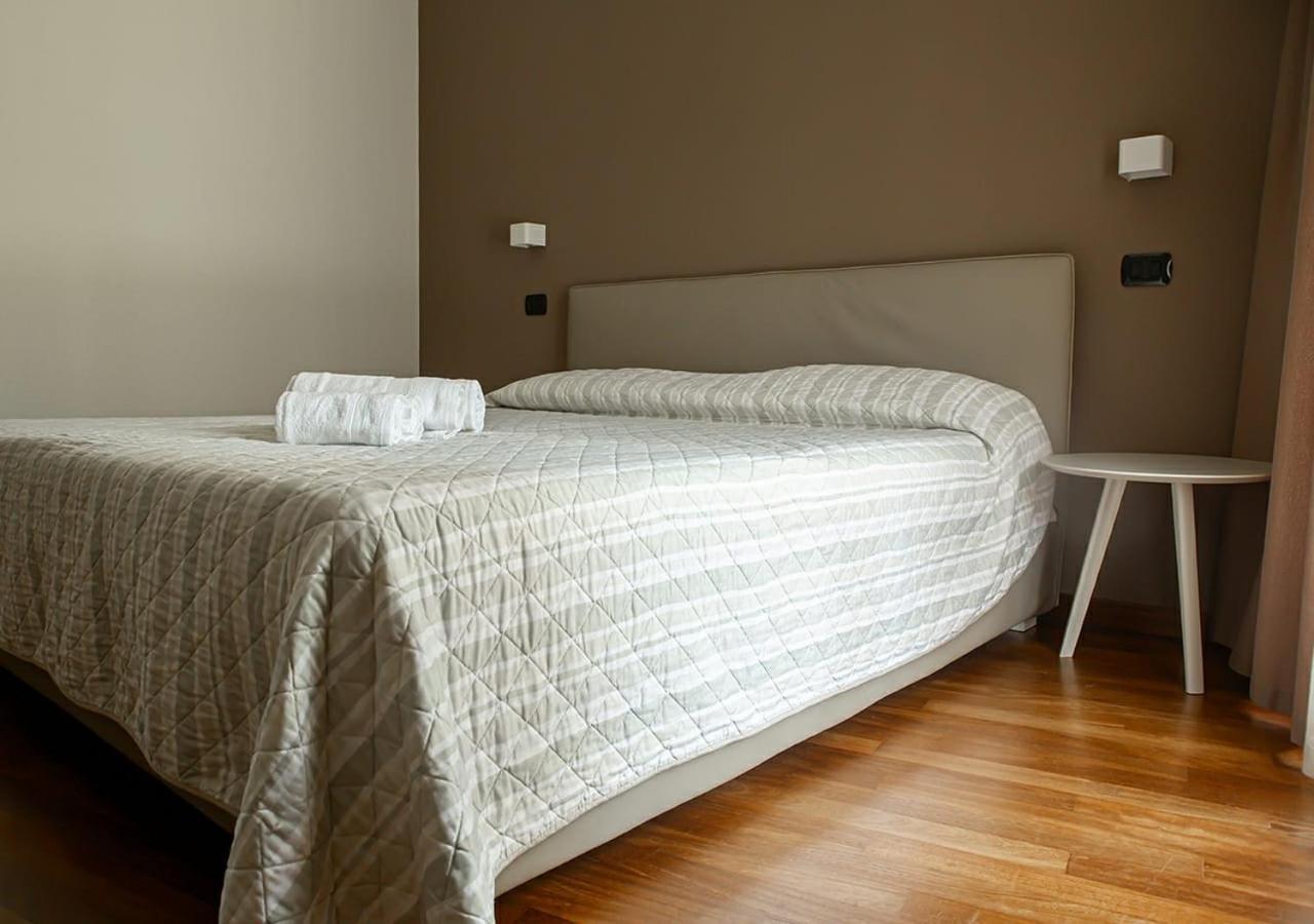 Sirmione Rosselli Apartments Exterior photo